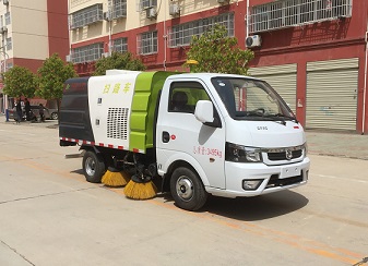 程力威牌CLW5030TSLE5型扫路车