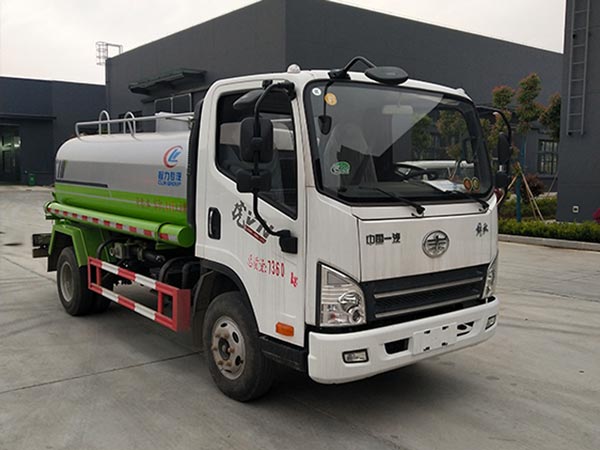 程力威牌CLW5070GSSC6型洒水车